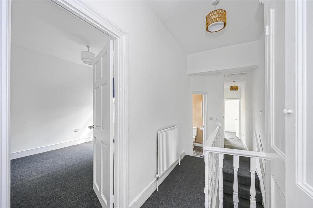 Apartment in Leytonstone - View 5
