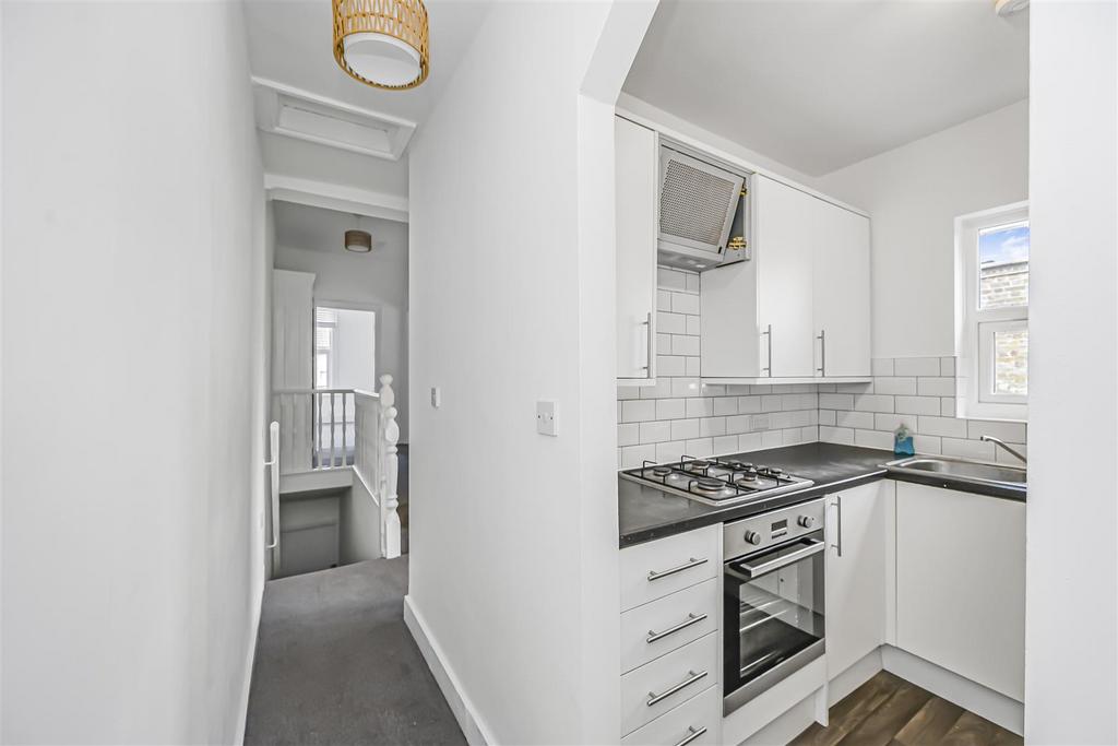 Apartment in Leytonstone - More