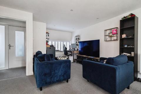 5 bedroom semi-detached house for sale, Yew Tree Lane, Dukinfield, Greater Manchester, SK16