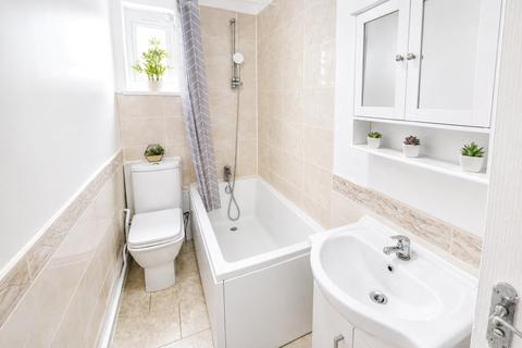 1 bedroom apartment for sale, Rose Valley, Brentwood, Essex, CM14