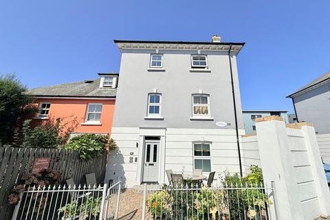 2 bedroom ground floor flat to rent, Bezant Place, Newquay, TR7