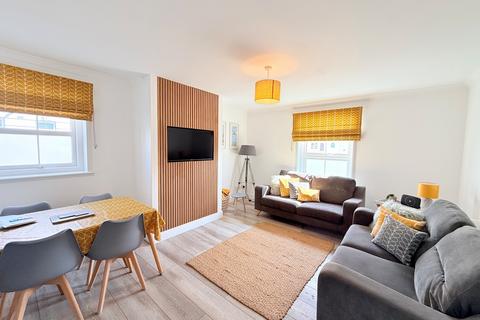2 bedroom ground floor flat to rent, Bezant Place, Newquay, TR7