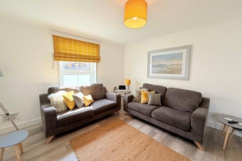 2 bedroom ground floor flat to rent, Bezant Place, Newquay, TR7