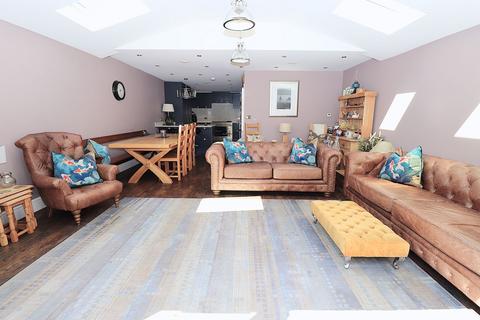 4 bedroom detached house for sale,  Chingford Avenue, FARNBOROUGH GU14