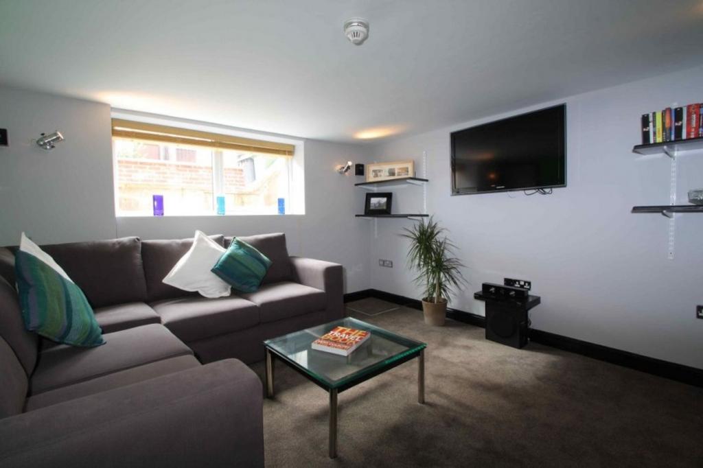 Norwood Place, Leeds LS6