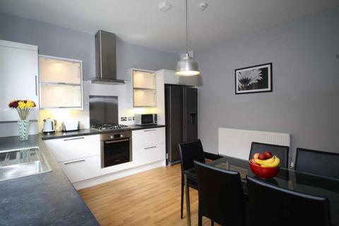 5 bedroom terraced house to rent, Norwood Place, Leeds LS6