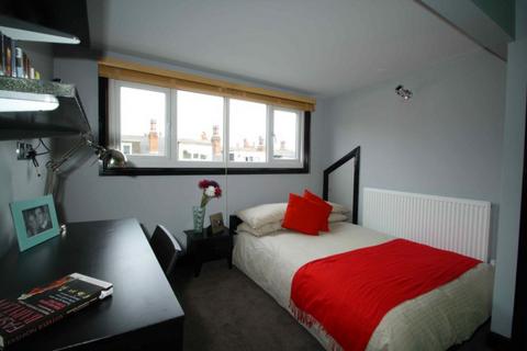 5 bedroom terraced house to rent, Norwood Place, Leeds LS6