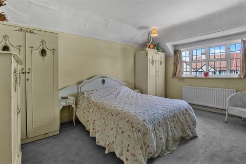 3 bedroom detached house for sale, Shirley Avenue, Sutton