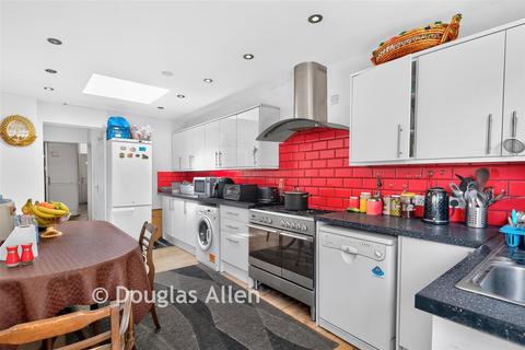 4 bedroom terraced house for sale, Colenso Road, Ilford IG2