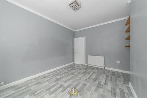 2 bedroom flat for sale, Dens Road, Dundee DD3