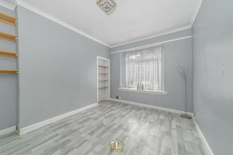 2 bedroom flat for sale, Dens Road, Dundee DD3
