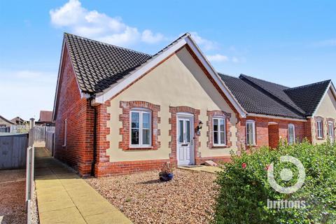 2 bedroom bungalow for sale, Avocet Avenue, Hunstanton