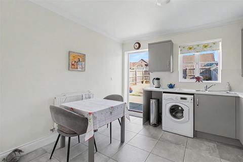 2 bedroom bungalow for sale, Avocet Avenue, Hunstanton