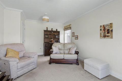 2 bedroom bungalow for sale, Avocet Avenue, Hunstanton