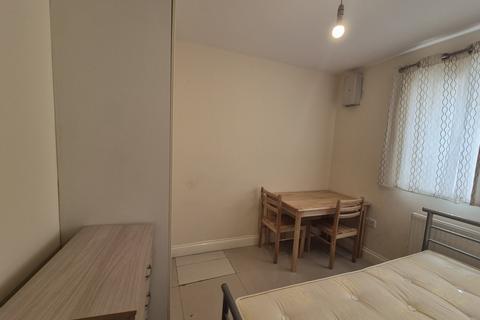 1 bedroom flat to rent, Bath Road, Hounslow TW5