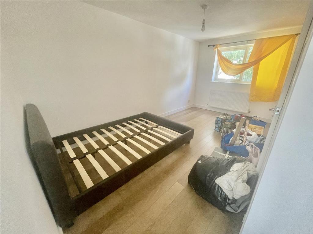 House in Peckham - More