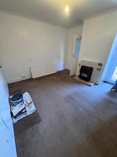 3 bedroom semi-detached house to rent, 46 Kitchener road, High Wycombe, HP11
