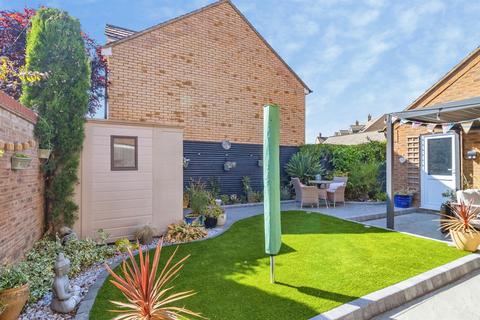 4 bedroom detached house for sale, Grebe Drive, Leighton Buzzard