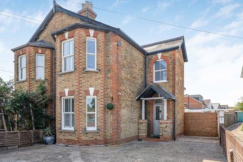 Vicarage Road, Sunbury-on-Thames, Surrey, TW16