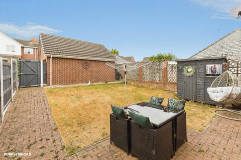 3 bedroom detached house for sale, London Road, Flint, CH6