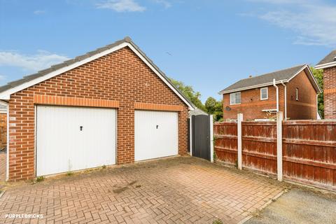 3 bedroom detached house for sale, London Road, Flint, CH6