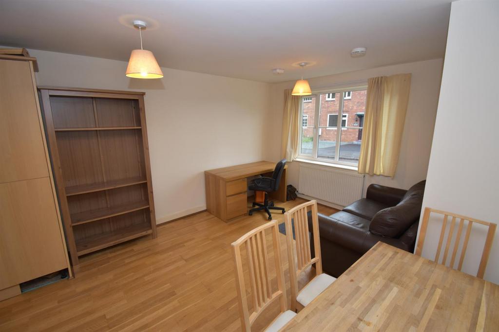 Apartment in Kenilworth - View 3