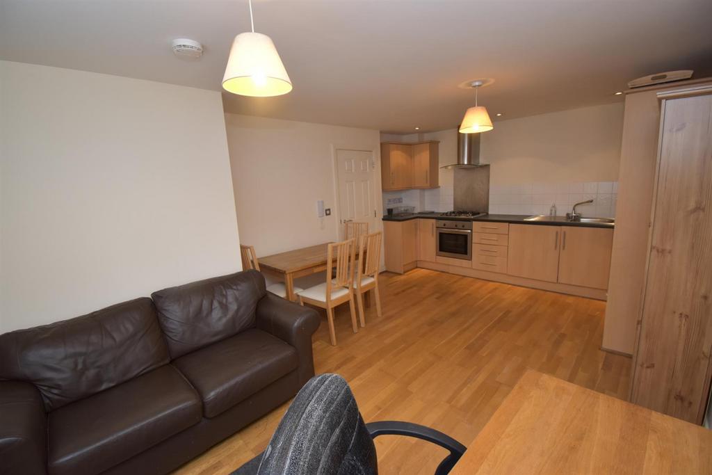 Apartment in Kenilworth - View 5