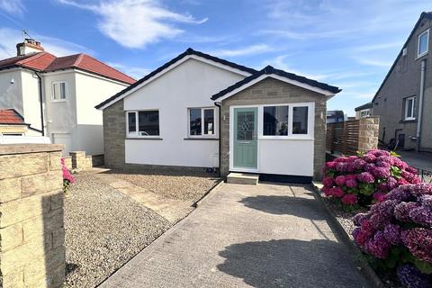 3 bedroom detached bungalow to rent, Cavendish Drive, Eldwick