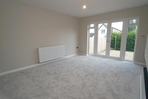3 bedroom detached bungalow to rent, Cavendish Drive, Eldwick