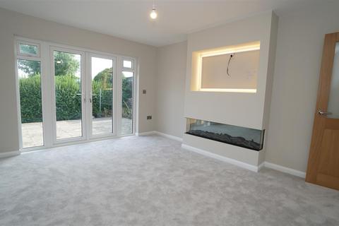 3 bedroom detached bungalow to rent, Cavendish Drive, Eldwick