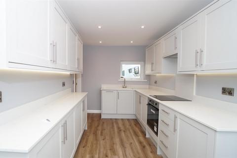 3 bedroom detached bungalow to rent, Cavendish Drive, Eldwick