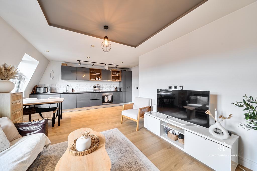 Sandbanks Road, Poole BH15