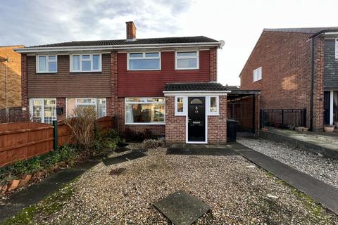 3 bedroom semi-detached house to rent, Yew Lane, Garforth, West Yorkshire, LS25