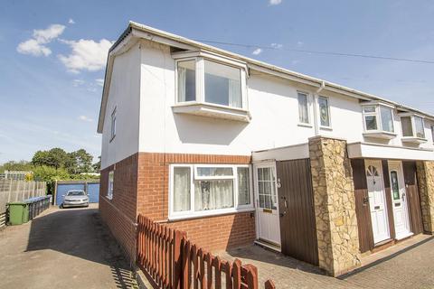 2 bedroom flat to rent, 8 Giffard CourtMarket HarboroughLeics