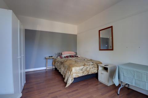 2 bedroom maisonette for sale, Abbots Park, London SW2