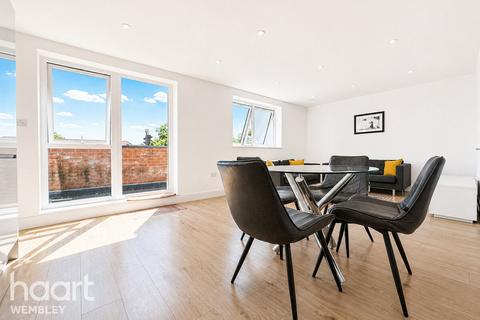 2 bedroom apartment to rent, Crawford Avenue, WEMBLEY