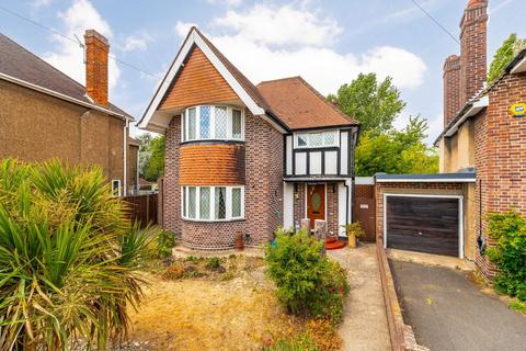 undefined, Murray Avenue, Hounslow TW3