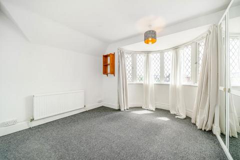 undefined, Murray Avenue, Hounslow TW3