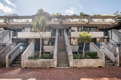 Rowley Way, London