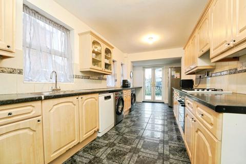 3 bedroom semi-detached house for sale, Painswick Road, Gloucester, Gloucestershire, GL4