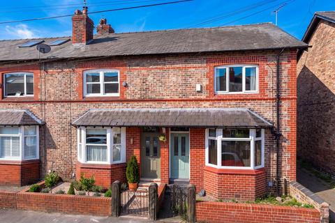 2 bedroom terraced house for sale, Lilac Road, Altrincham WA15