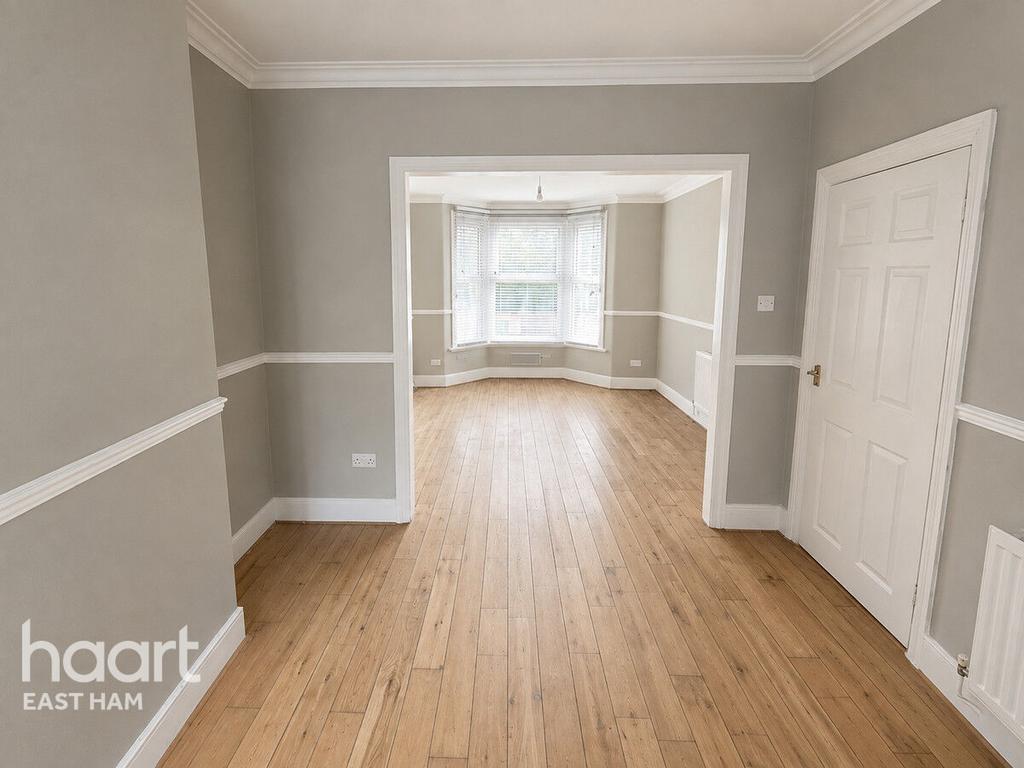 House in London, Plashet - View 5