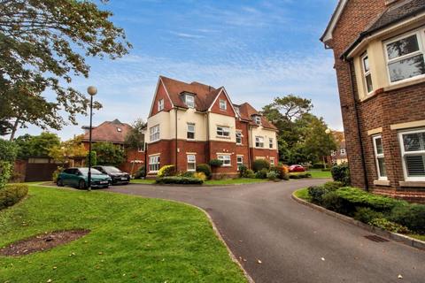3 bedroom apartment to rent, Forest Road, Branksome Park, Poole