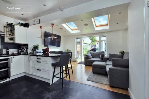 3 bedroom end of terrace house for sale, Buckland Way, Worcester Park, Surrey, KT4