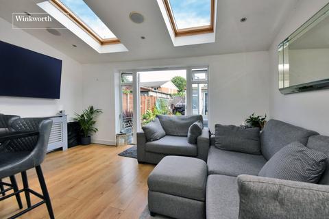 3 bedroom end of terrace house for sale, Buckland Way, Worcester Park, Surrey, KT4