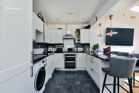 3 bedroom end of terrace house for sale, Buckland Way, Worcester Park, Surrey, KT4