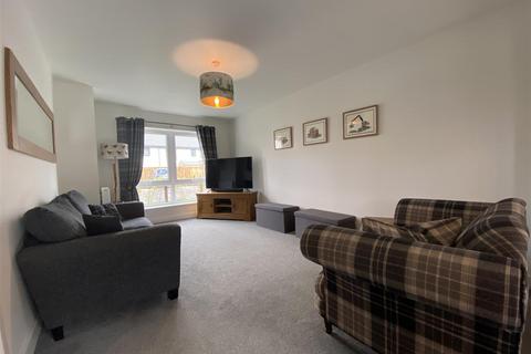 3 bedroom semi-detached house to rent, Kennaway Avenue, Perth