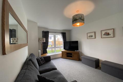 3 bedroom semi-detached house to rent, Kennaway Avenue, Perth