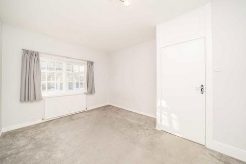 3 bedroom detached house to rent, Ravenswood Court, Kingston Upon Thames KT2