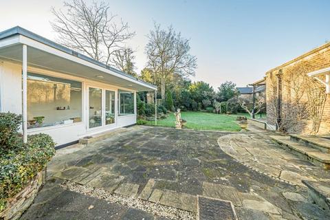 3 bedroom detached house to rent, Ravenswood Court, Kingston Upon Thames KT2